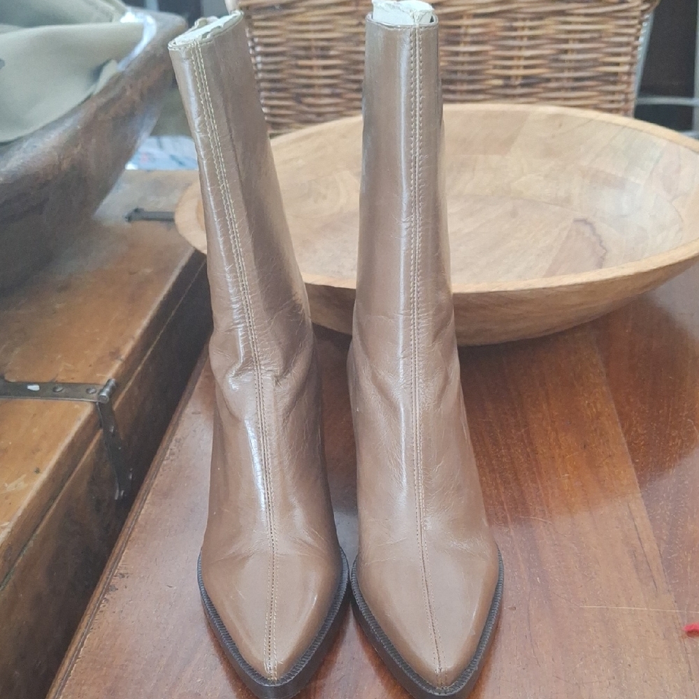Elegant Zara Leather Women's Boots  Khaki/camel